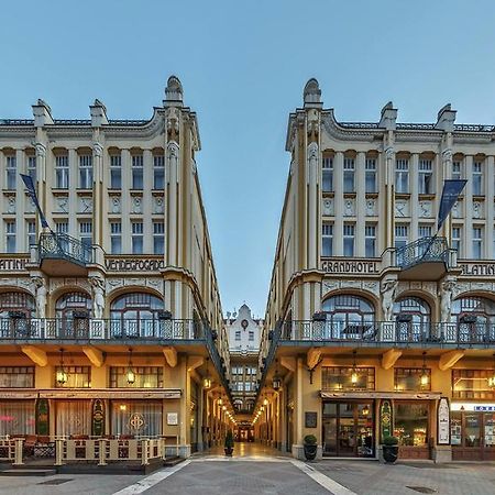 Palatinus Grand Hotel Pécs Buitenkant foto