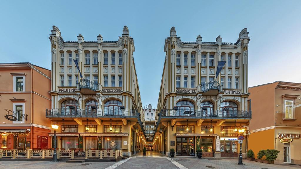 Palatinus Grand Hotel Pécs Buitenkant foto